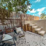 Amazing Suite Looking At The Pool With Jacuzzi Excellent Location