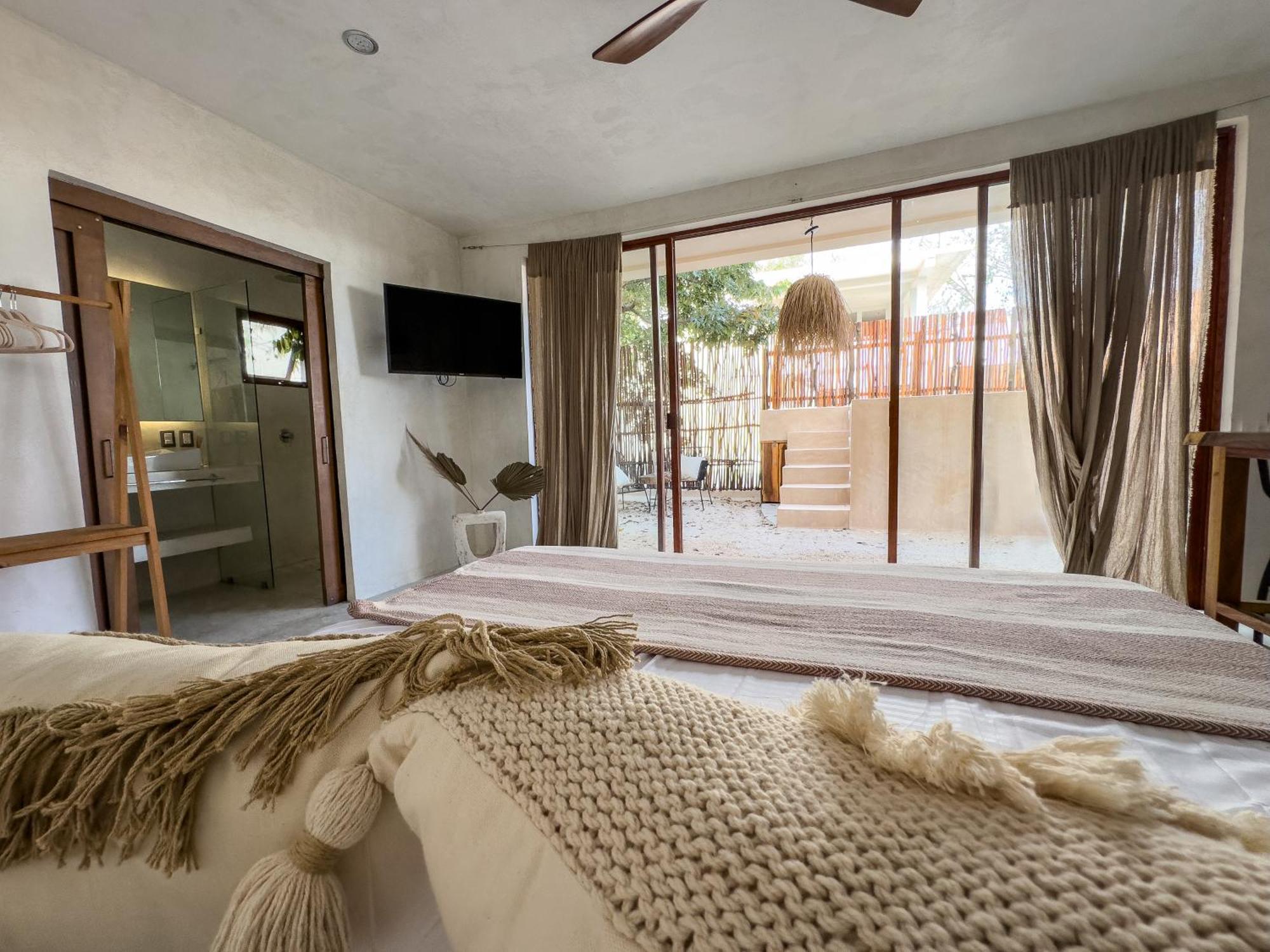 Amazing Looking At The Pool With Jacuzzi Excellent Location * Playa del Carmen